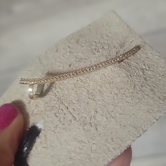 Urban Outfitters Gold Toned Single Earring Climber with Cuff NWT - Picture 2 of 4